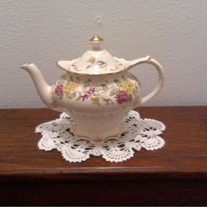 Sadler England #1489. Floral tea pot.  7” tall, 5.75” deep x 9.5” long.